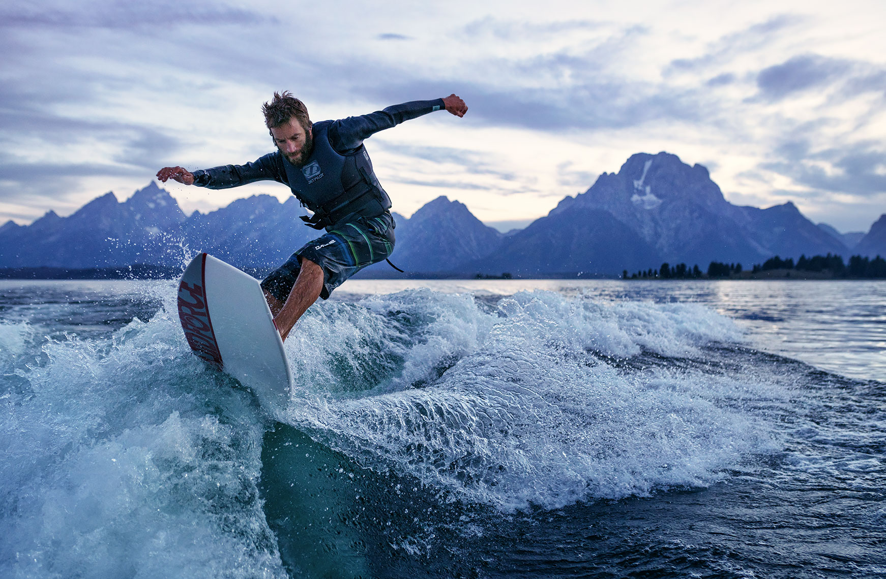 jackson_lake_wake_surf