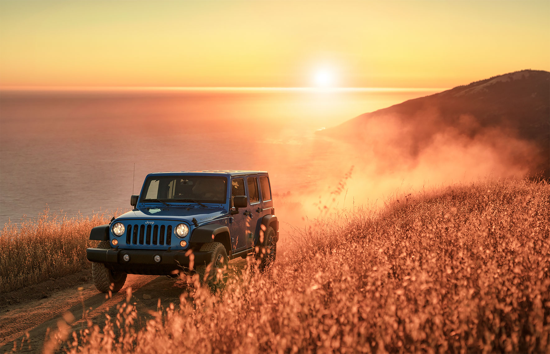 jeep_wrangler_ocean_sunset